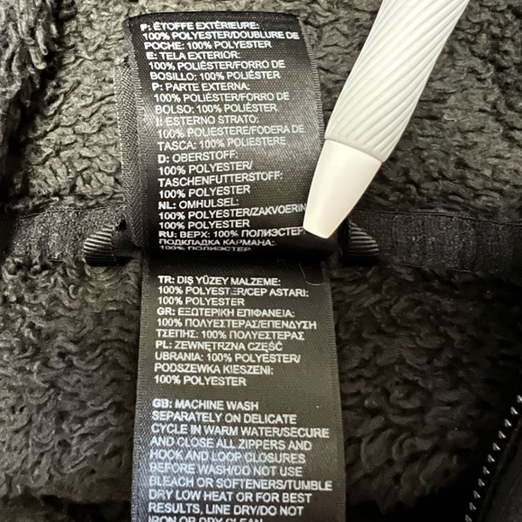 The North Face Fuzzy Black Fleece Jacket - Picture 7 of 13